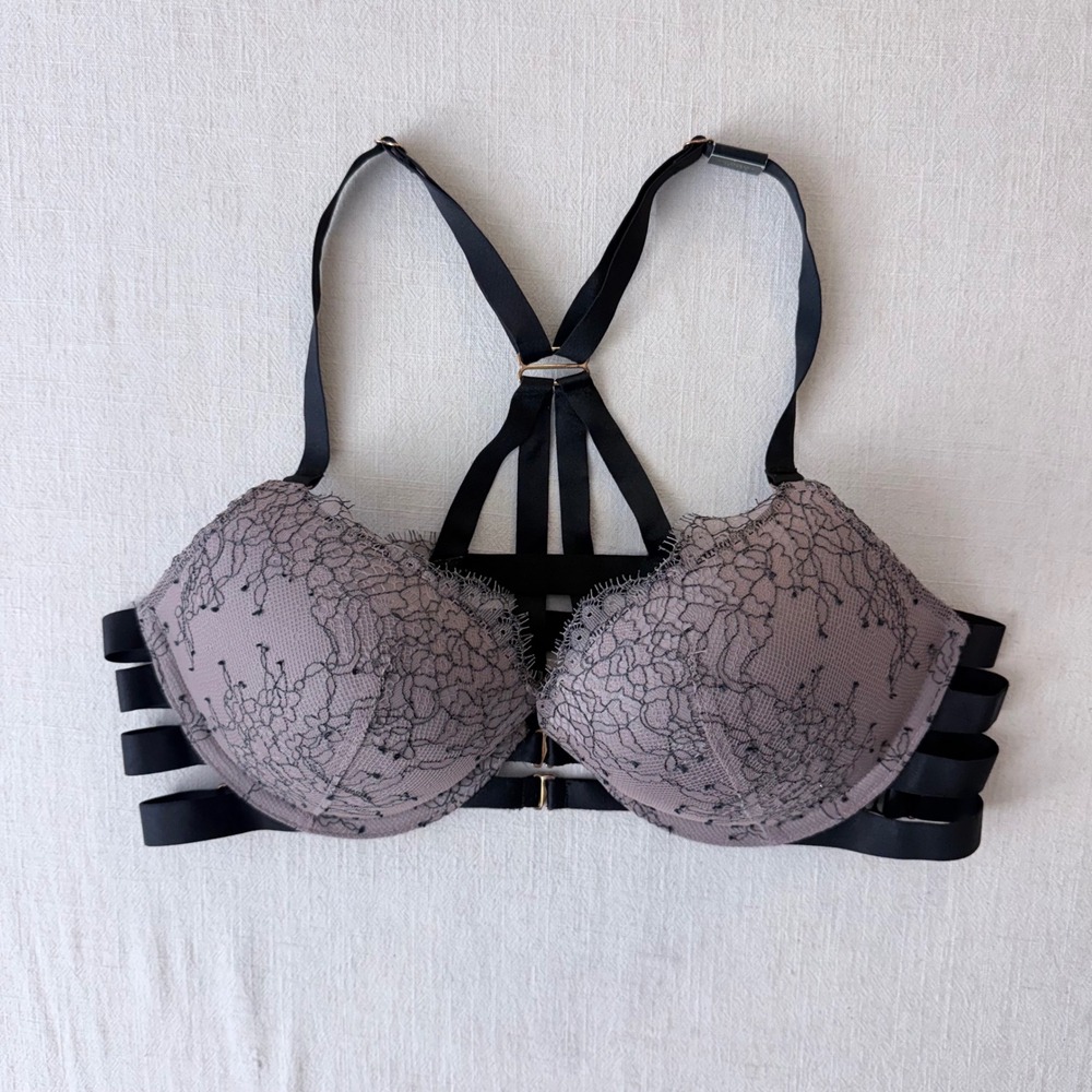NWT Victoria's Secret Very Sexy 34C Lace Push Up Bra Y2K Strappy Cage
